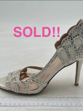 ‼️SOLD‼️ XYD Ivory and Silver Crystal Embellished Stiletto Heels